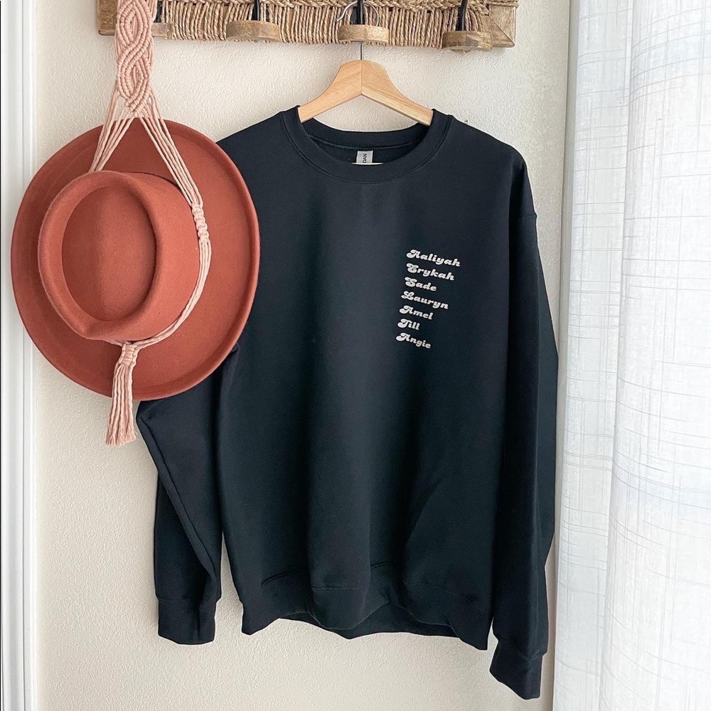 NWOT Soul Sisters Unisex Crewneck Size L